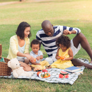 picnic family toddler